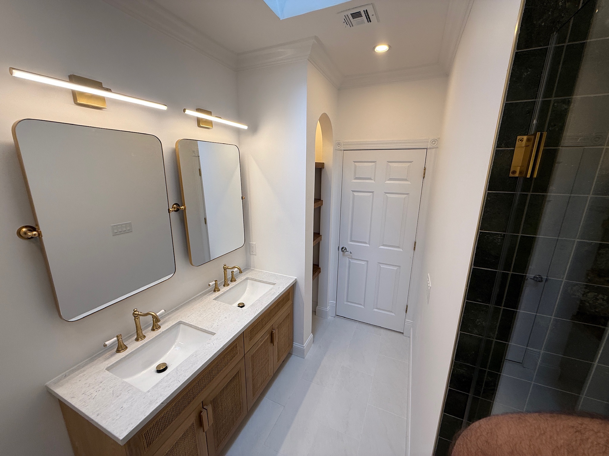 Spa-Inspired Master Bath — Photo 1