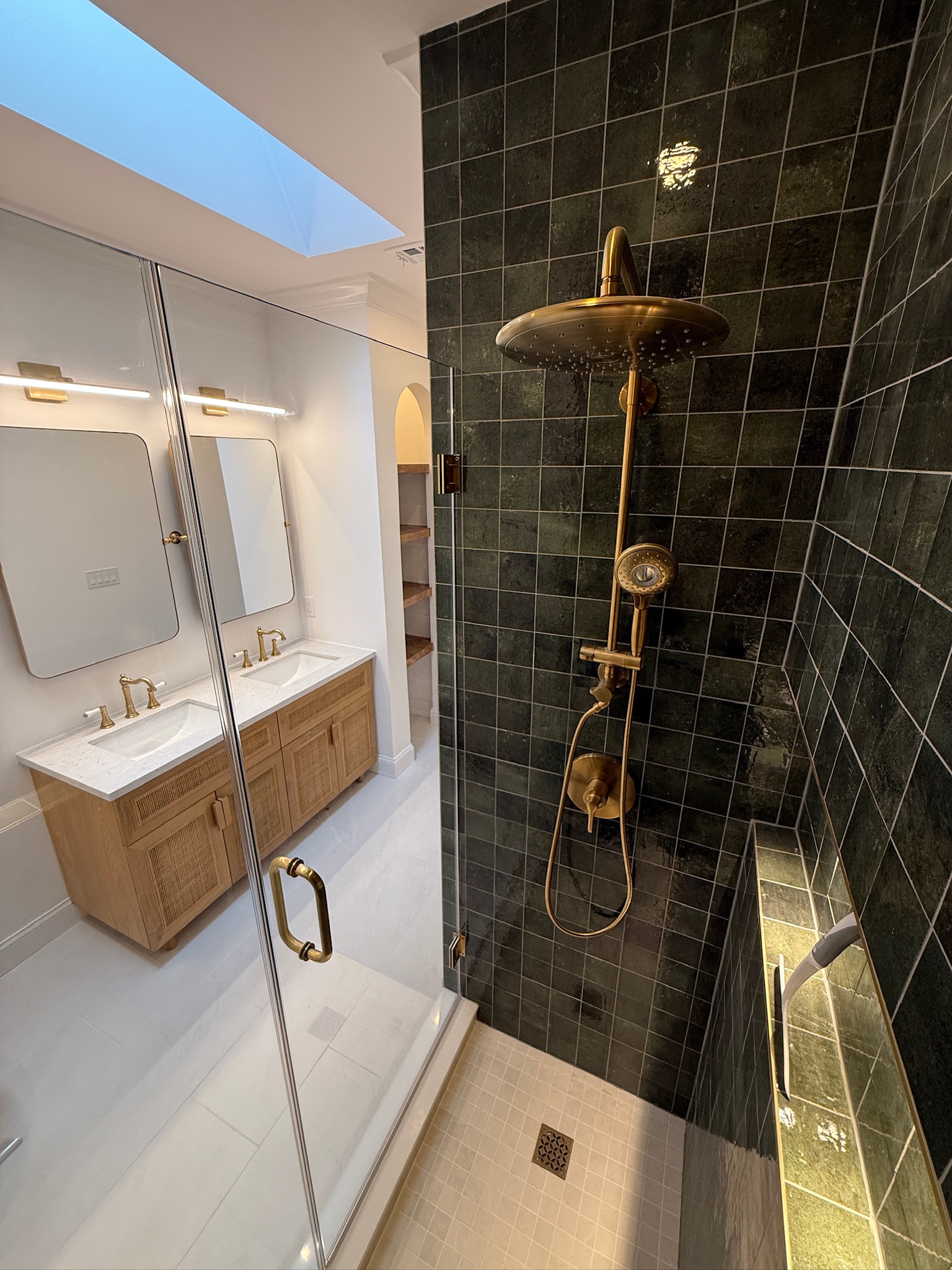 Spa-Inspired Master Bath — Photo 2