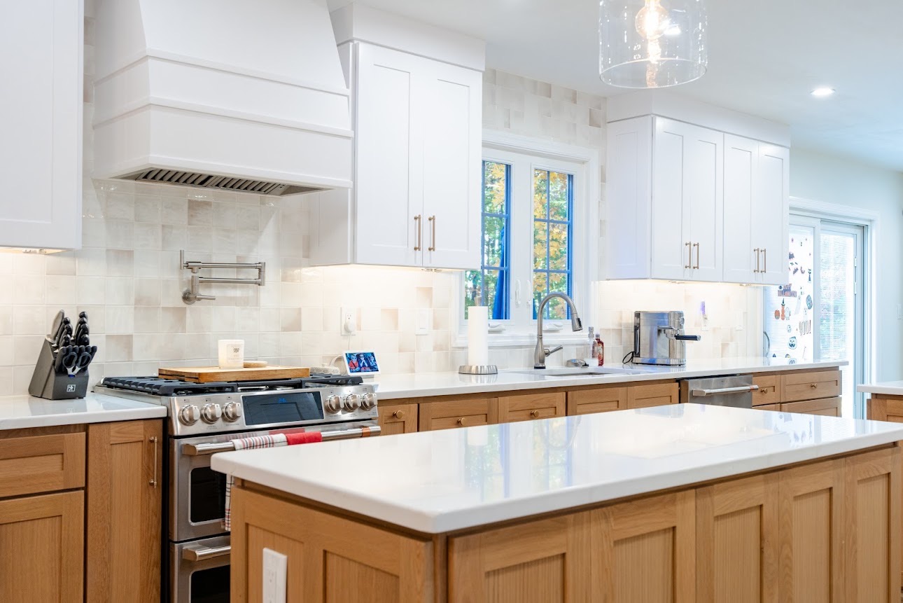 Traditional Chef's Kitchen — Photo 6